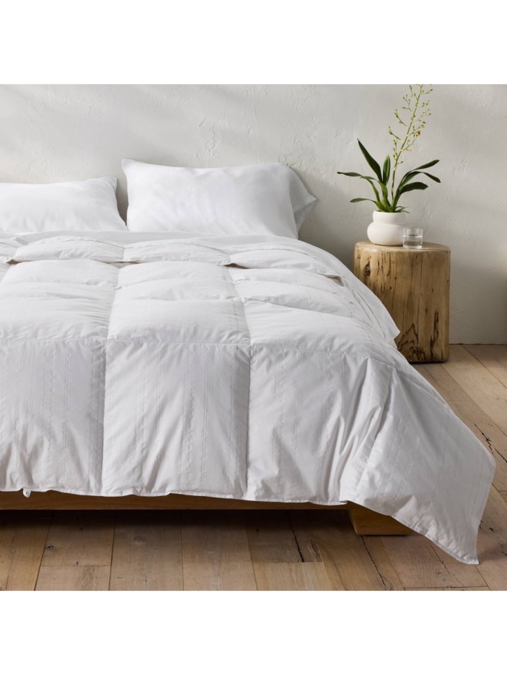 Casaluna F/Q All Season Weight Premium Down Comforter - Picture 9 of 14